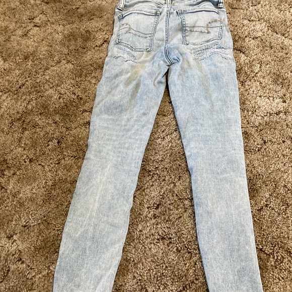 American Eagle Women’s Ripped Jeans - Picture 2 of 3